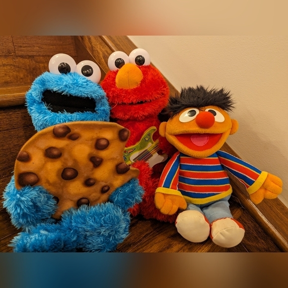 Vintage Sesame Street bundle talking moving Elmo &  Cookie Monster & plush Ernie - Picture 3 of 10